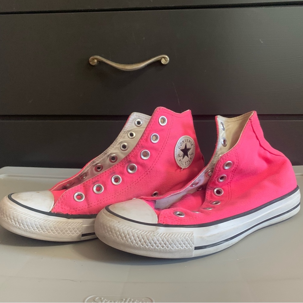 Pink converse